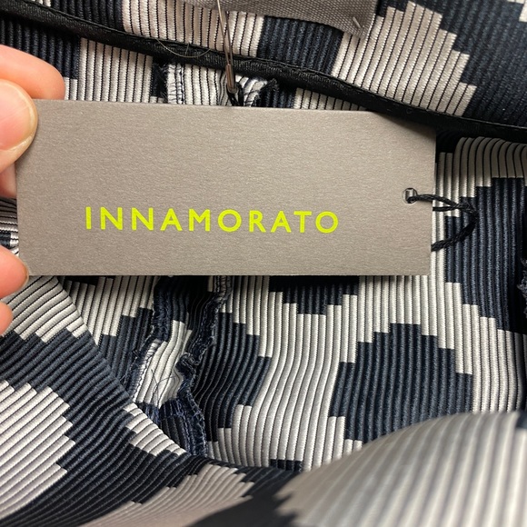 Jupe Textured Skirt - Picture 3 of 5